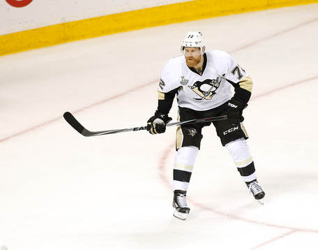 Pittsburgh Penguins right wing Patric Hörnqvist (72)