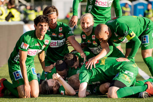 Dalkurds spelare jublar