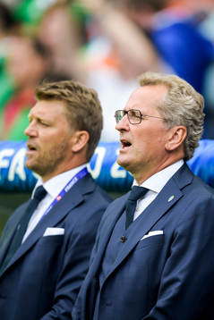 Sveriges förbundskapten Erik Hamrén och players manager