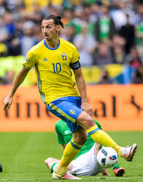 Sveriges Zlatan Ibrahimovic i fotbollsmatchen mellan Irland