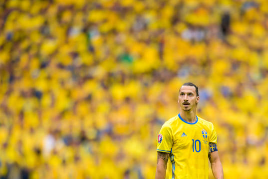 Sveriges Zlatan Ibrahimovic i fotbollsmatchen mellan Irland