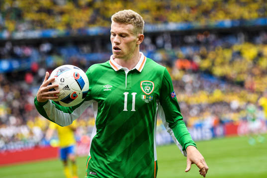Irlands James McClean i fotbollsmatchen mellan Irland och