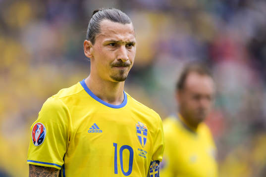 Sveriges Zlatan Ibrahimovic i fotbollsmatchen mellan Irland