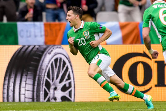 Irlands Wes Hoolahan jublar