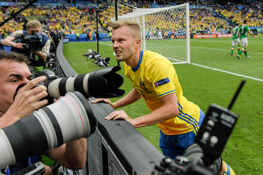 Sveriges Sebastian Larsson i fotbollsmatchen mellan Irland