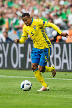 Sveriges Martin Olsson i fotbollsmatchen mellan Irland och