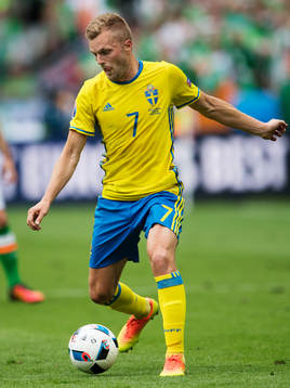 Sveriges Sebastian Larsson i fotbollsmatchen mellan Irland