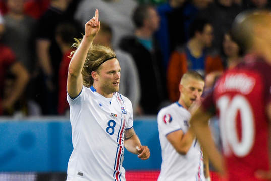 Islands Birkir Bjarnason jublar