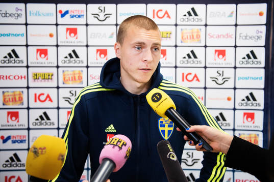 Victor Nilsson Lindelöf vid Sveriges fotbollslandslags