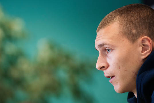 Victor Nilsson Lindelöf vid Sveriges fotbollslandslags
