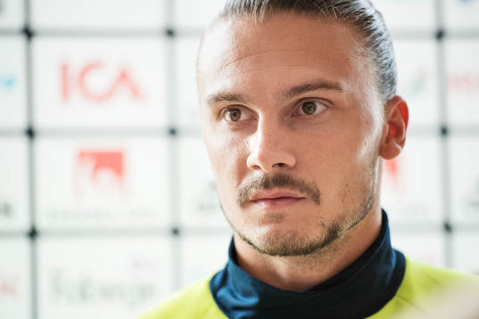 Erik Johansson vid Sveriges fotbollslandslags pressträff