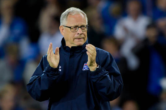 Islands förbundskapten Lars Lagerbäck jublar
