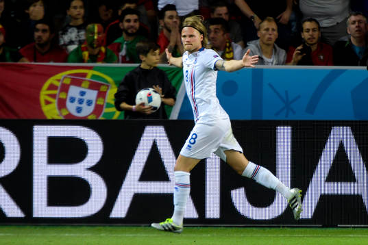 Islands Birkir Bjarnason jublar