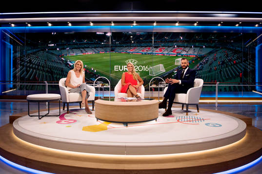 Hanna Marklund, Anna Brolin och Olof Lundh på plats i