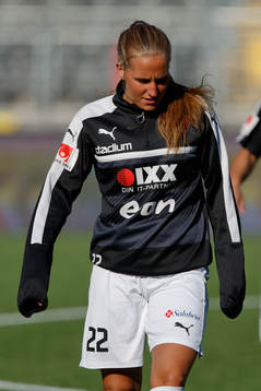 Rosengårds Hanna Persson värmer upp