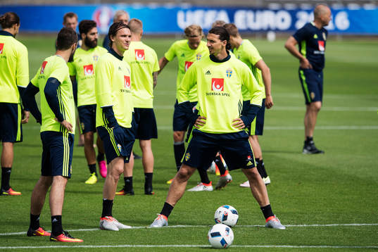 Albin Ekdal och Zlatan Ibrahimovic på Sveriges