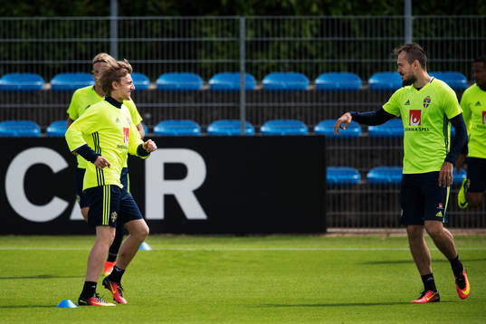 Emil Forsberg och Emir Kujovic på Sveriges