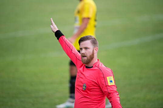Domare i matchen i DM mellan Tågarp och IFK Hässleholm 15