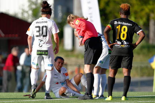 Rosengårds Marta Viera Da Silva sitter
