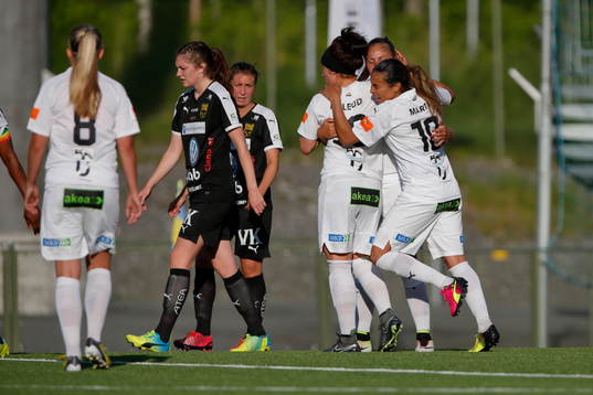 Rosengårds Lieke Martens jublar