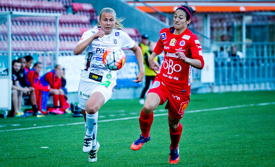 Piteås Klara Grahn och Örebros Marie-Eve Nault