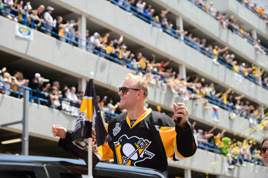 Pittsburgh Penguins Patric Hörnqvist (72) reacts to the