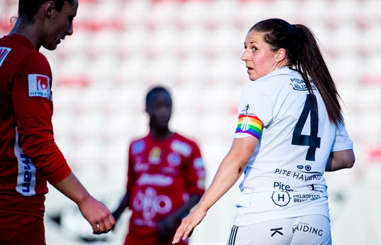 Piteås Josefin Johansson i pride-bindel