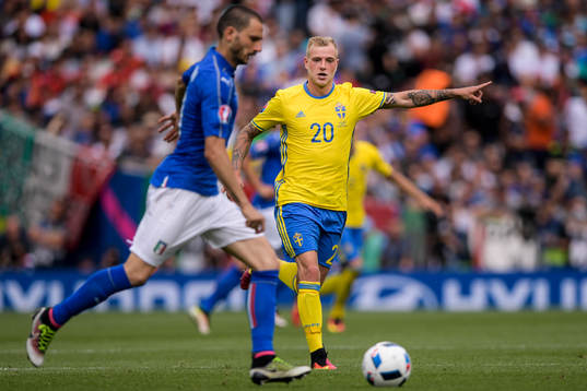 Sveriges John Guidetti i fotbollsmatchen mellan Italien och