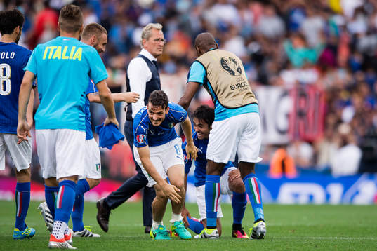 Italiens Alessandro Florenzi jublar medan Sveriges