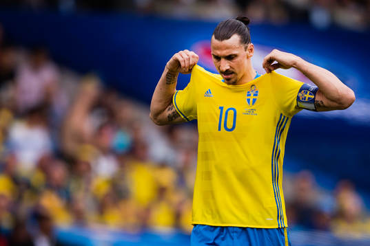 Sveriges Zlatan Ibrahimovic  i fotbollsmatchen mellan
