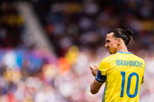 Sveriges Zlatan Ibrahimovic  i fotbollsmatchen mellan