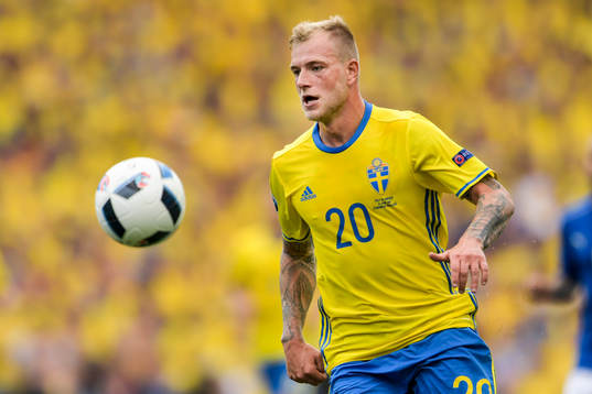 Sveriges John Guidetti i fotbollsmatchen mellan Italien och
