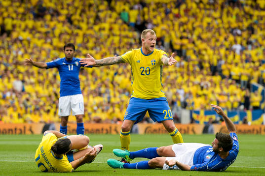 Sveriges John Guidetti reagerar