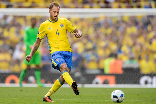 Sveriges Andreas Granqvist i fotbollsmatchen mellan Italien
