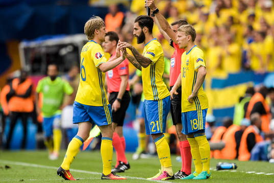 Sveriges Emil Forsberg byts ut till förmån för Jimmy