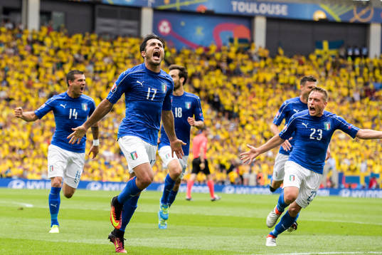 Italiens Eder jublar