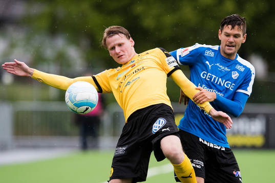 Frejs Victor Söderström och Halmstads Ivo Pekalski