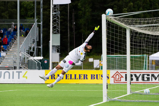 Frejs målvakt Marko Atanackovic