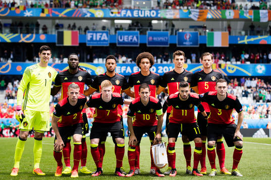 Belgiens lag ställer upp för en lagbild