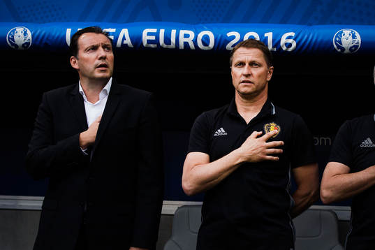 Belgiens förbundskapten Marc Wilmots deltar i