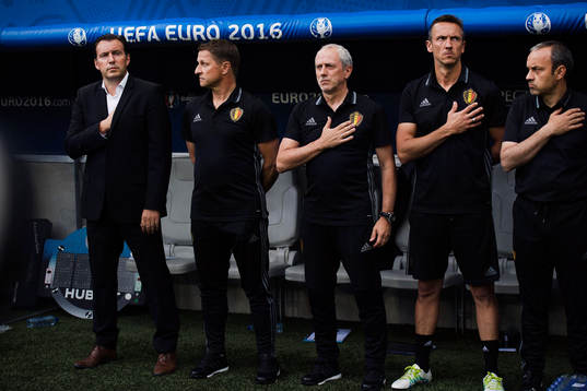 Belgiens förbundskapten Marc Wilmots deltar i