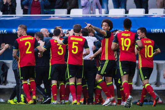 Belgiens spelare med Romelu Lukaku jublar med