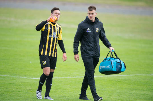 IFK Hässleholms Niklas Jönsson debuterade som sjukgymnast