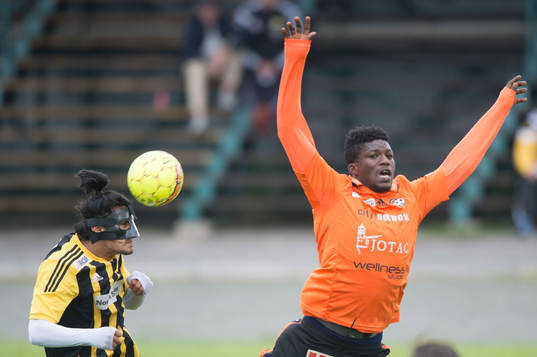 IFK Hässleholms Ameer Naseer i matchen i division 2 mellan