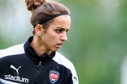 Rosengårds Natasha Andonova på uppvärmningen