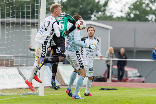 Kamp om bollen