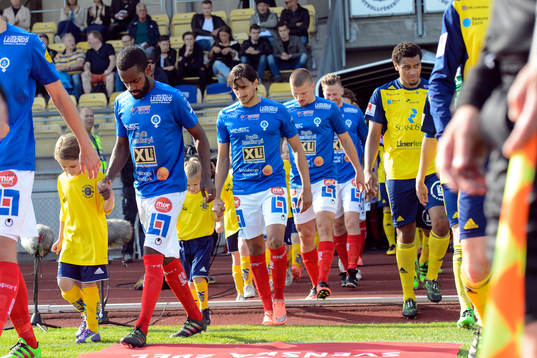 Spelarna på väg in