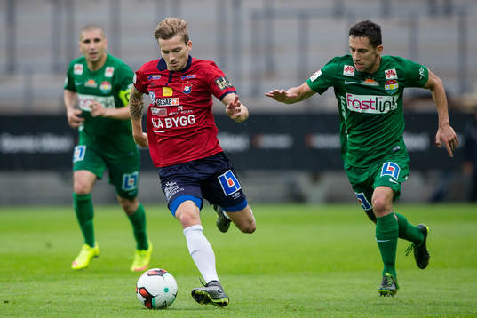 Örgrytes Andreas Östling före Dalkurds Predrag Randelovic