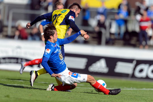 Åtvidabergs Alberto Catenacci och Ängelholms Ryan Finley