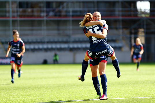 Linköpings Jessica Samuelsson jublar med målgörare